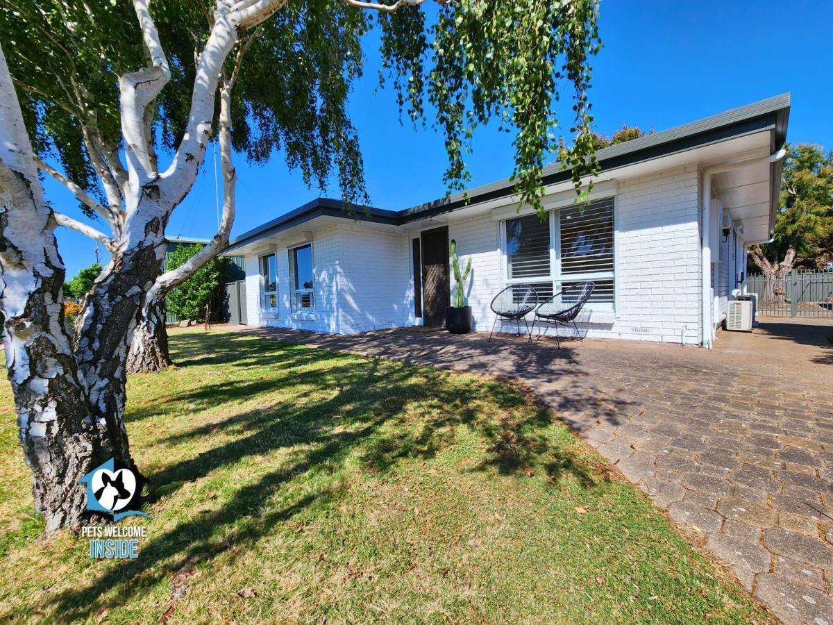Holiday home Hampton's Style Retreat - Close To The Beach!